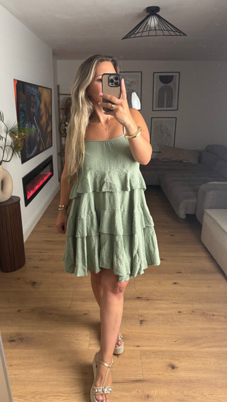 Musselin Kleid Volant Khaki