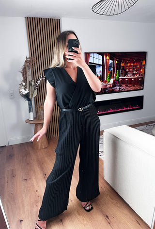 Plissee Jumpsuit Sunny mit Gürtel Schwarz