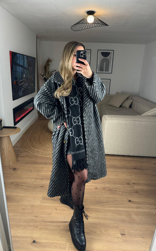 Mantel Marisol Schwarz
