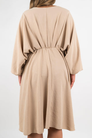 Kleid Celina mit Fledermausärmeln Beige